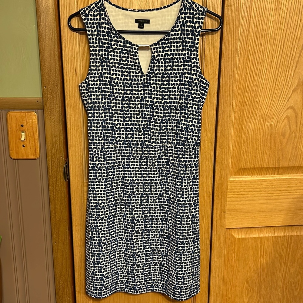 Ann Taylor Navy and White Patterned Sleeveless Sheath Dress